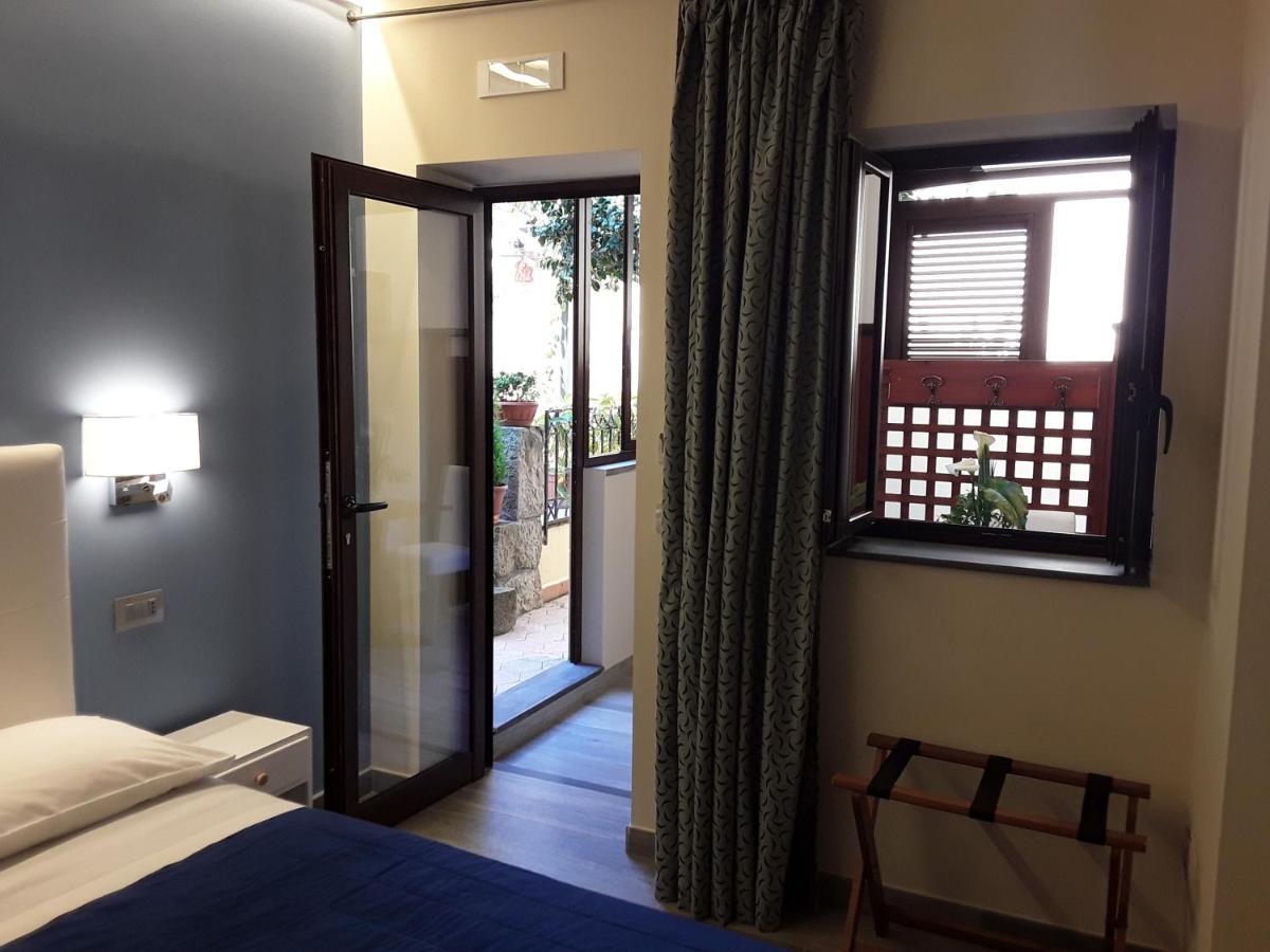 מילאצו Al Castello B&B מראה חיצוני תמונה