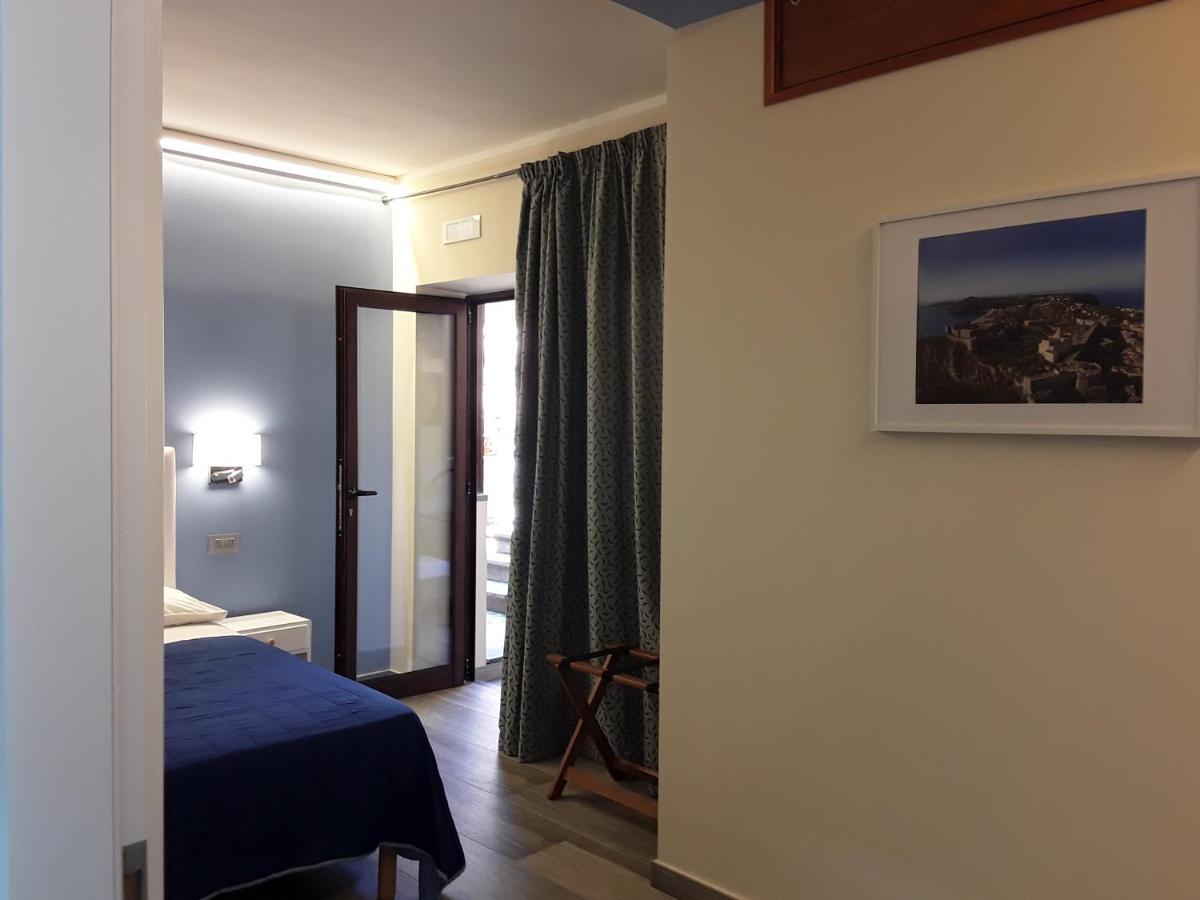 מילאצו Al Castello B&B מראה חיצוני תמונה
