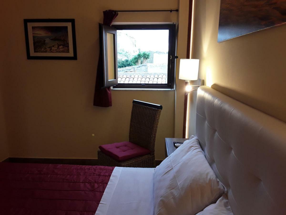מילאצו Al Castello B&B מראה חיצוני תמונה