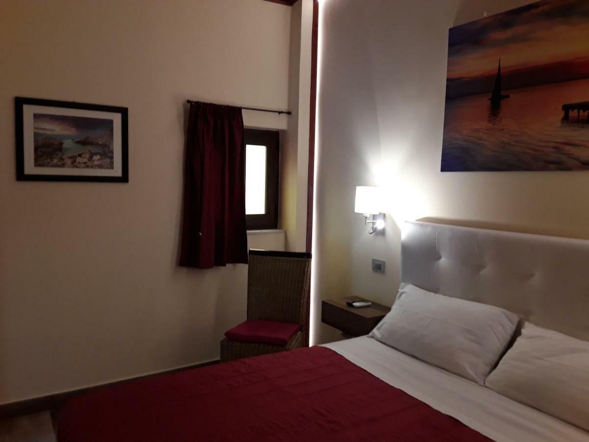 מילאצו Al Castello B&B מראה חיצוני תמונה